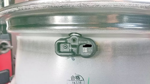 クールワークス トヨタ・レクサスの空気圧センサー対応可 - タイヤ交換
