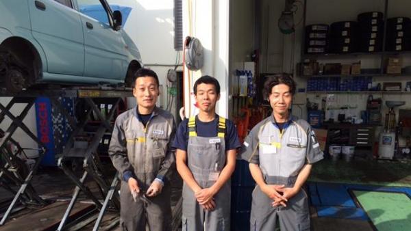 ＳＳ内のタイヤ担当は3人。