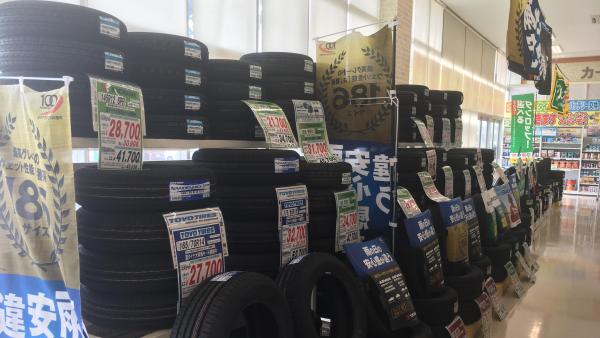 タイヤ売り場