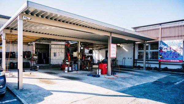 ビーライン玉名店ピット内