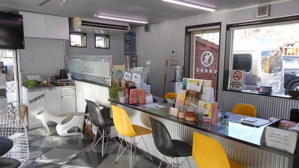 コンテナハウス店舗内。