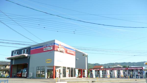 広々とした店舗