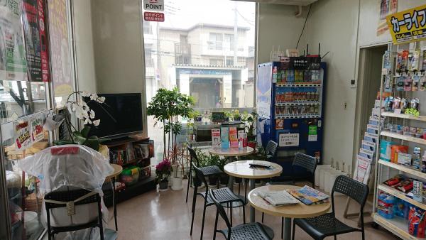 店内待合室です
