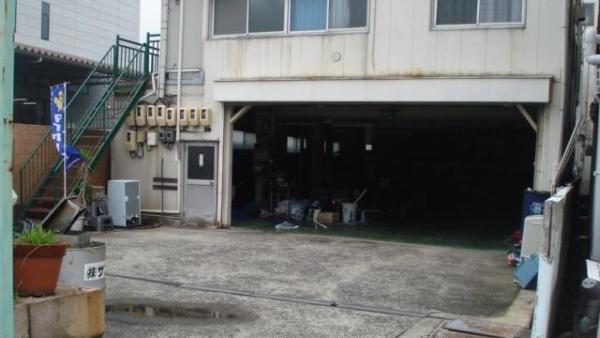 工場入り口です。