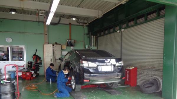 トレッド山梨甲府店ピット