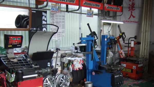 小型車用作業場　　チェンジャー等
