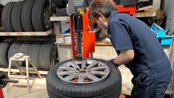 新車・中古車も販売