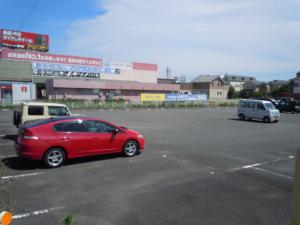 とっても広いお客様駐車場