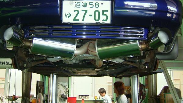 作業場は、清潔に広く