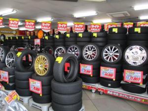 タイヤショップ・トレッド秋田大曲店