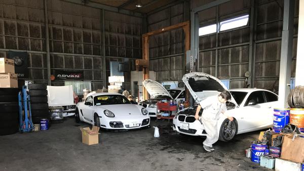 BMW.ポルシェなどの修理工場です。