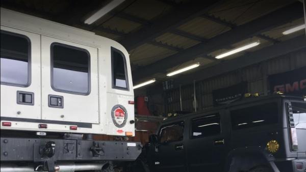 大きな車から軽自動車まで対応リフト完備