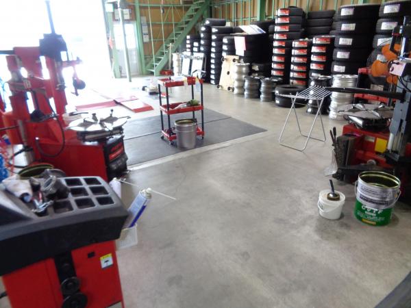格安タイヤ トレッド愛知岡崎店【愛知県岡崎市】 - タイヤ交換 格安タイヤ トレッド愛知岡崎店【愛知県岡崎市】 - タイヤ交換