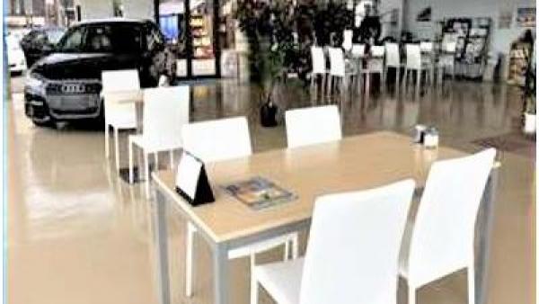 店内の様子です☆