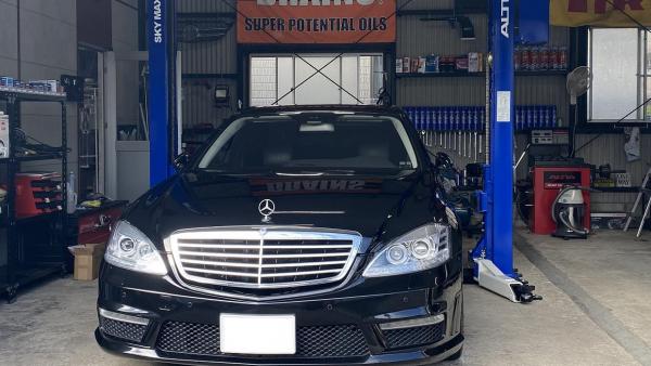 自社工場・２柱リフト完備