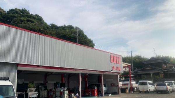 駐車場工場ともに広々