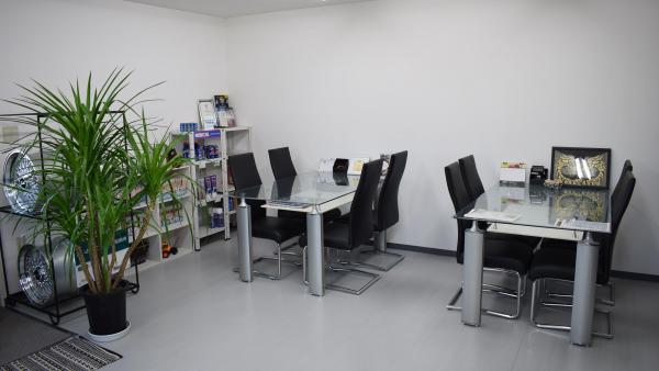 店内でのんびりお待ちいただけます。