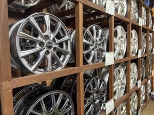 中古ホイール取り扱ってます！！