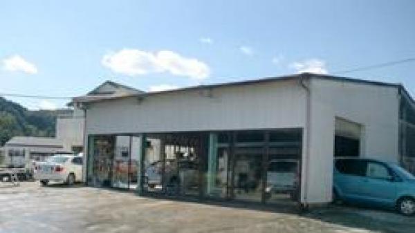 鈑金・整備作業場外観