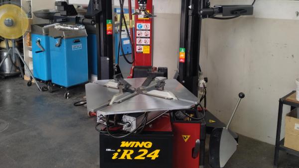 新型タイヤチェンジャー導入