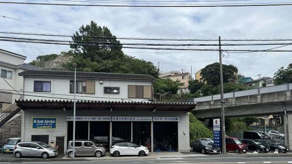 横浜横須賀道路の浦賀ＩＣ下車左折してすぐ右側です！