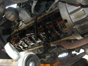 BMW E46　エンジンオイル漏れ修理