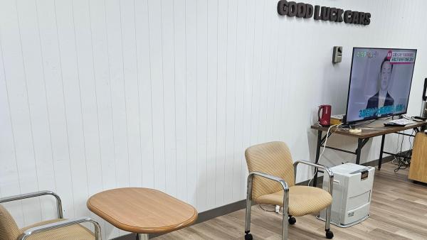 事務所内待機スペースです