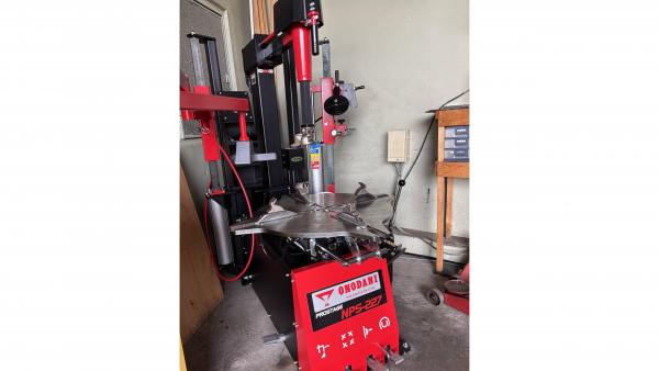 　タイヤチェンジャー