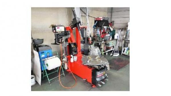 最新式のタイヤチェンジャー