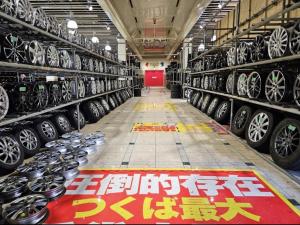 中古タイヤも販売しております。