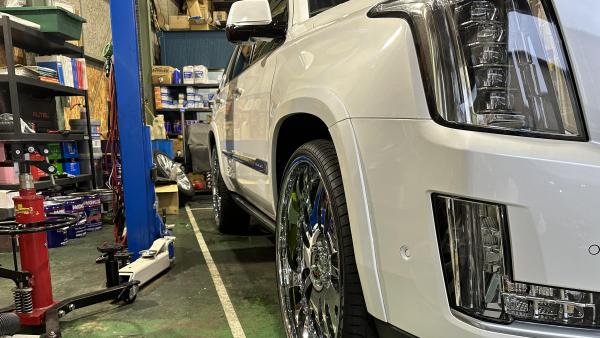 輸入車大口径タイヤにも対応できます。