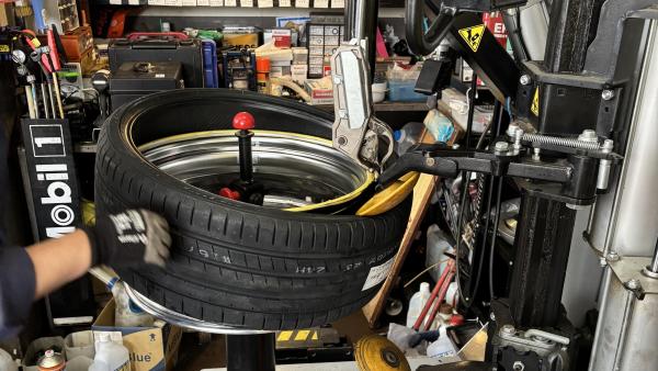 オートウェイのタイヤ取付は地域密着の当店へ！