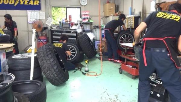 PITスタッフ4名在籍