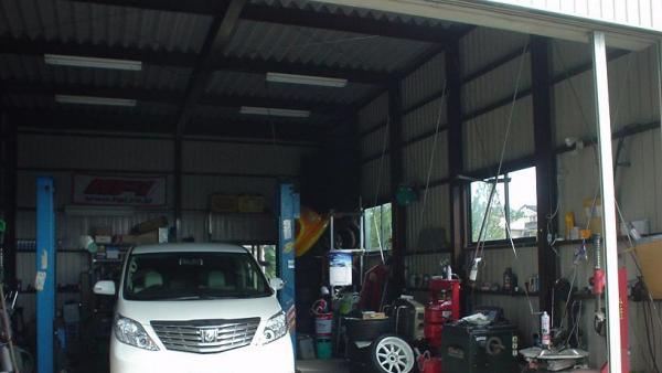 自社整備工場