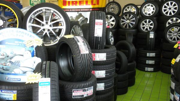 中古ホイール続々入荷中！