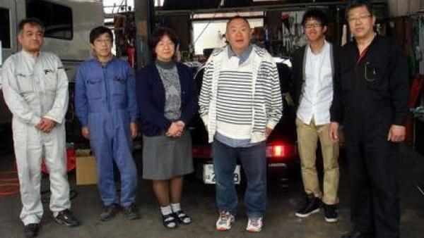 タレント松村邦洋さんと　右が私です