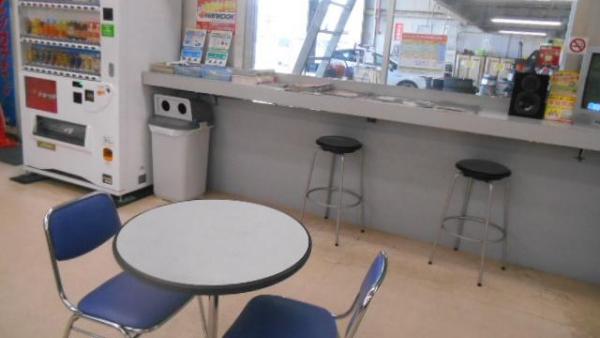 広い待合所完備しております。