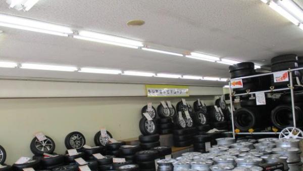 乗用車サイズ大量在庫