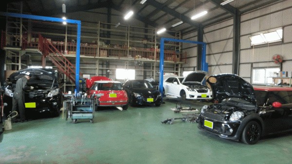 認証整備工場　T.C.S　PITです。