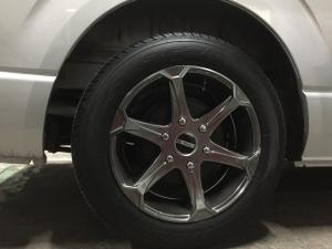200系ハイエース タイヤホイール交換