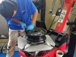 スズキ　エブリータイヤ交換