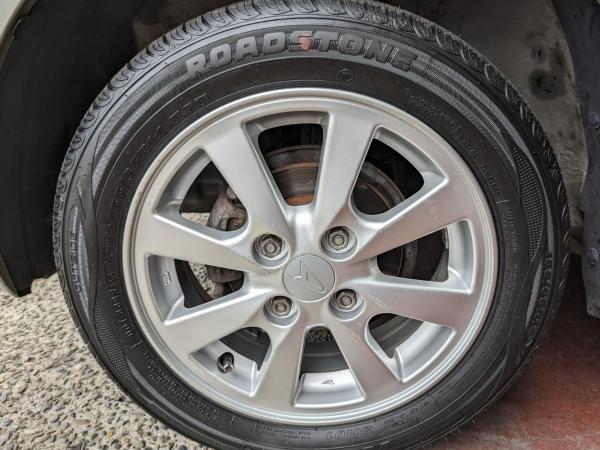 イZ34 STスタットレスタイヤとホイールナット付き(市原市引き取り限定) ニッサンZ34 STスタットレスタイヤとホイールナット付き(市原市