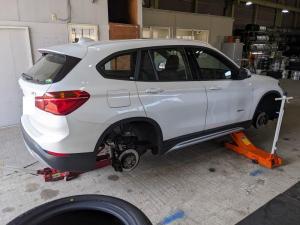 BMW　X1　新品タイヤ 直送　組替作業 18インチ