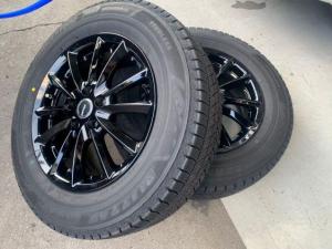 大阪府 四條畷 スタッドレスタイヤ・ホイール直送・持込交換 ZWE211W カローラツーリングHV 195/65R15