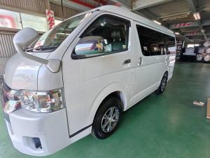 ハイエース　タイヤ交換