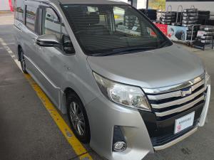 トヨタ　ノア　直送タイヤ交換