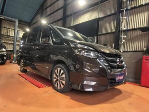 本日は、日産　セレナのタイヤ交換をご依頼いただきました！！