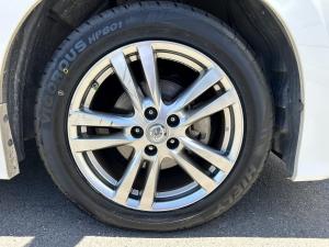 日産　エルグランドタイヤ交換