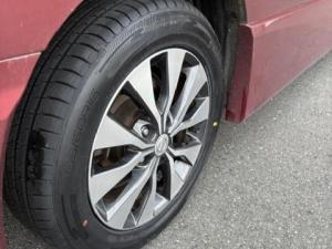 日産　セレナ　タイヤ交換
