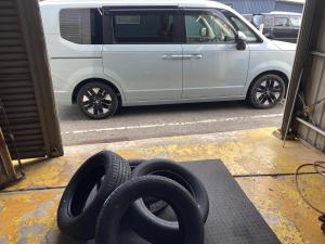 小田原市 タイヤ持ち込み交換OK ステップワゴン 205/60R16 MAXTREK（マックストレック）の「MAXIMUS M2（マキシマス エムツー）」